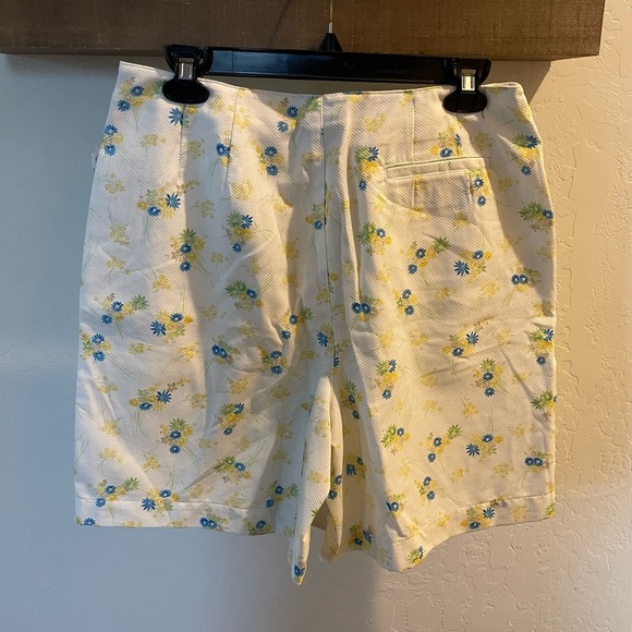 Liz Claiborne SKORT (skirt/short), floral—size 12. LIZ SPORT, NWT••• - Picture 5 of 8